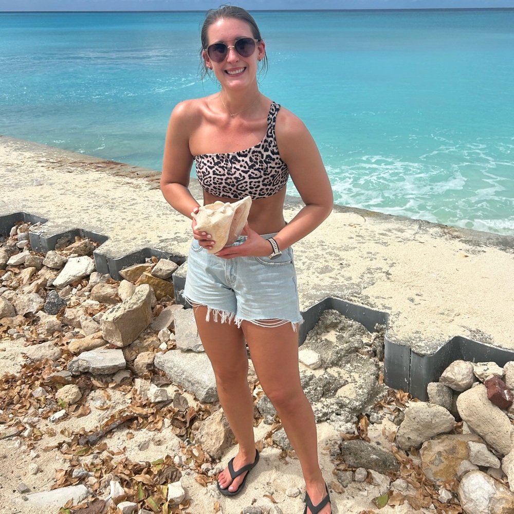 Meet your Posher, Danielle